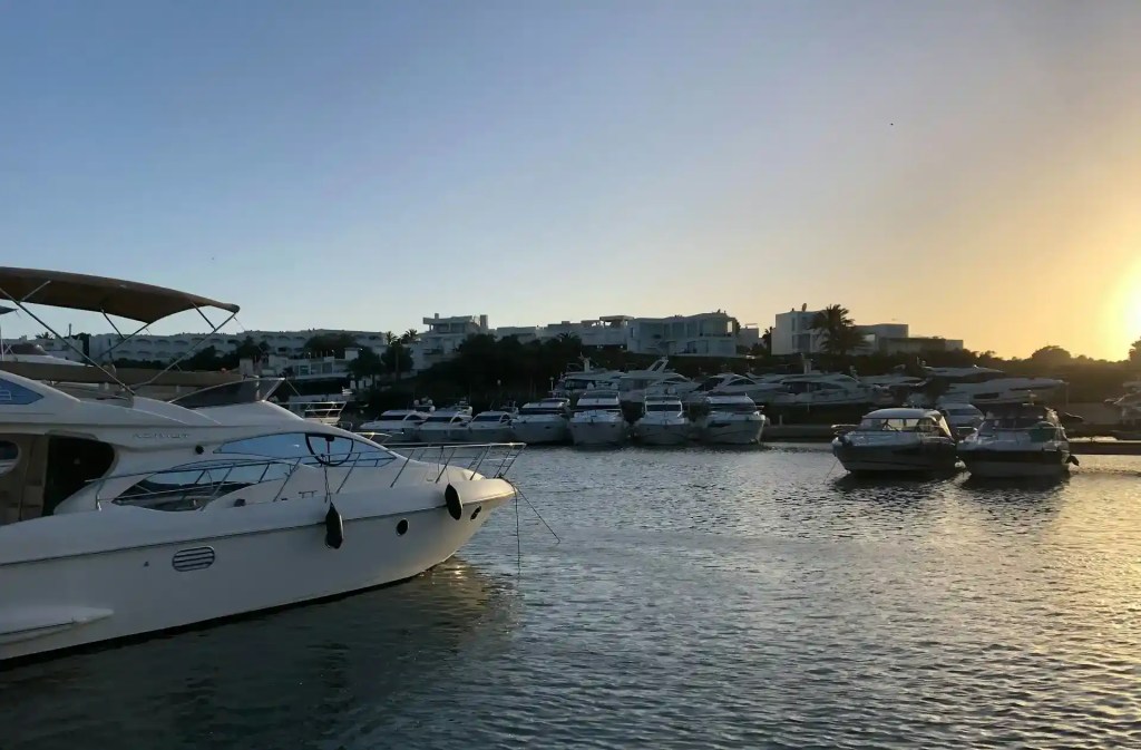 Foto van de haven in Cala d'Or
