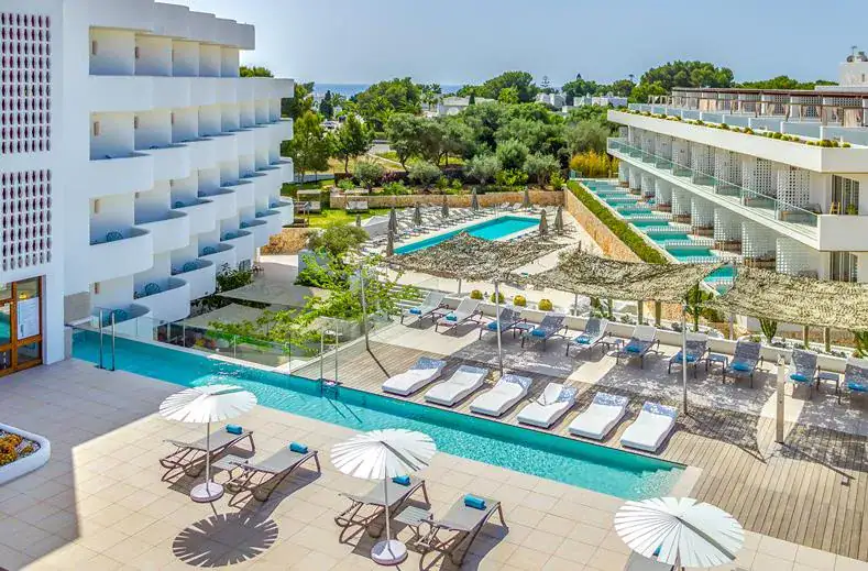 Overzicht van Inturotel Cala Esmeralda Beach Hotel & Spa