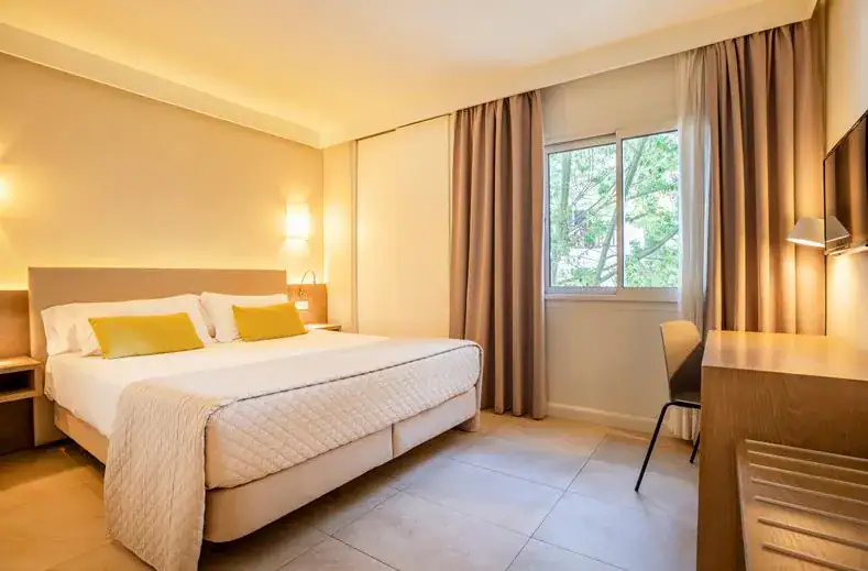 Kamer bij Inturotel Esmeralda Park, foto van het bed.